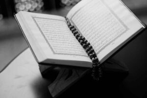 آيات وأدعية قوية لفك السحر بإذن الله